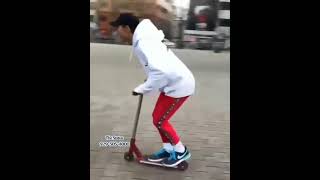 Emily Ratajkowski Tiktok Dance Challenge