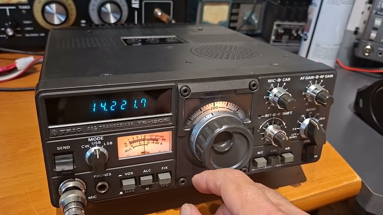 アマチュア無線 『ALL MODE QUAD BANDER』TRIO（現：KENWOOD）TS-660
