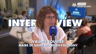 Bonjour Mme. le Maire | Valérie Bouvier - Maire de Saint-Pierre-en-Faucigny
🎙 Valérie Bouvier, maire de Saint-Pierre-en-Faucigny, était notre invitée sur Radio Mont Blanc dans le cadre de notre rendez-vous “Bonjour Mme / Mr le Maire”.
Élue à la tête de la commune en mars dernier, après plusieurs années d’engagement au sein de l’équipe municipale, elle est venue évoquer les grands projets et les enjeux de Saint-Pierre-en-Faucigny pour les années à venir.
Au micro de Radio Mont Blanc, Valérie Bouvier est revenue sur le développement de la commune, l’aménagement du territoire, les questions de cadre de vie et de transition écologique, mais aussi sur la volonté de préserver l’identité et la qualité de vie de Saint-Pierre-en-Faucigny dans un territoire en pleine évolution. Bonjour Mme. le Maire | Valérie Bouvier - Maire de Saint-Pierre-en-Faucigny