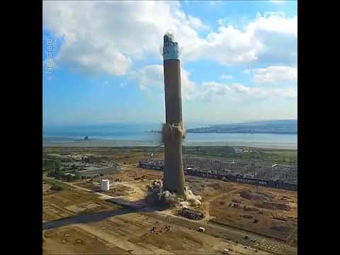 derribando edificios con explosivos, grandes estructuras  callendo