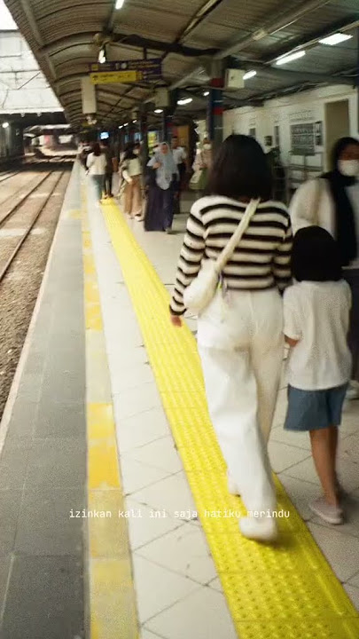 Which part from Biarku Merindu MV is your favorite? Mine is this part #biarkumerindu #rendypandugo