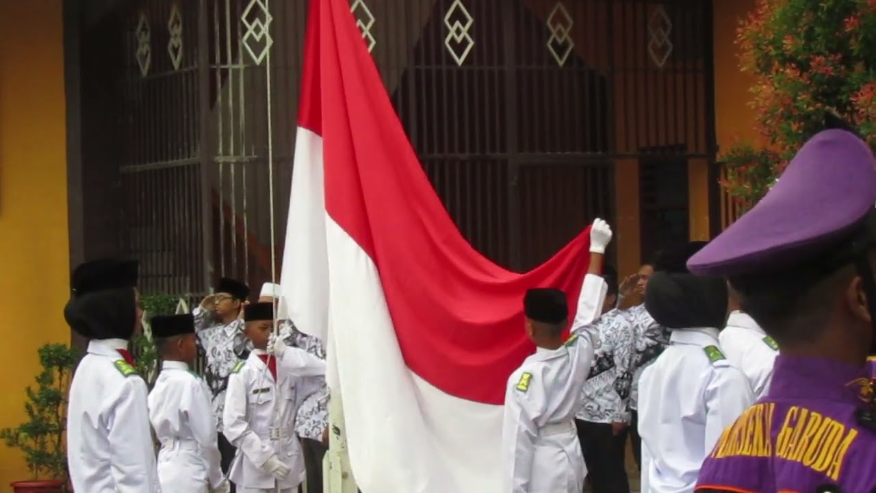 Pengibaran Bendera Merah Putih,17 Agustus 2023 Yayasan Perguruan Al Hikmah