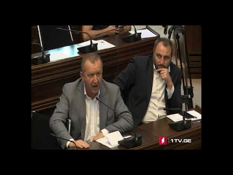 დავით საგანელიძესა და დავით ჭიჭინაძეს შორის დაპირისპირება მოხდა