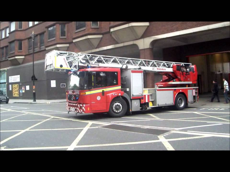 London Fire Brigade - A243 Soho Turntable Ladder Turnout - YouTube