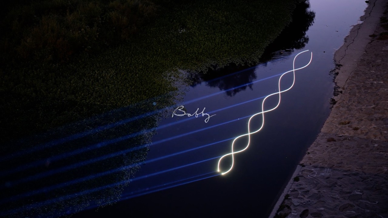Guarda Phoebe Bridgers - Bobby (Official Lyric Video) su YouTube Guarda Phoebe Bridgers - Bobby (Official Lyric Video) su YouTube