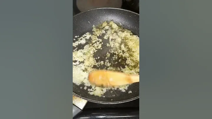 Creamy garlic butter sauce