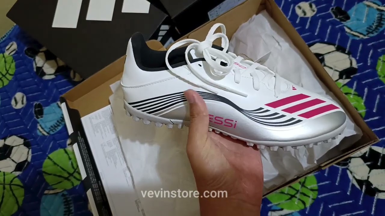 ⚽ Así Vienen las Adidas F50 Messi Club Tf (Blanco y Gris) - Vevin store 