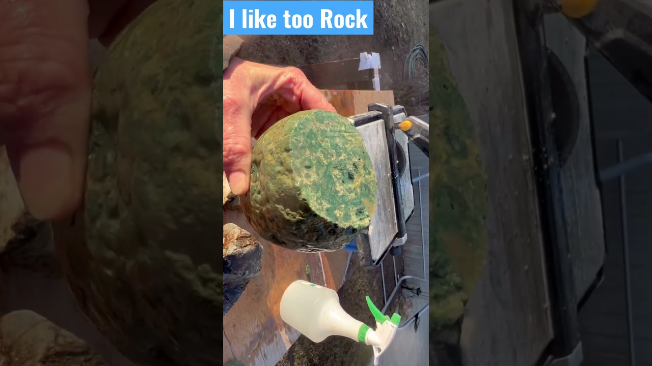 Serpentine? The most beautiful interior of a rock!