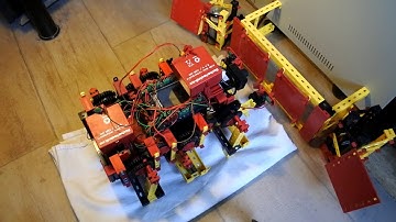 fischertechnik TXT controller : Mirft2 ep. 204 - Walking, Python, touch sensors, LEDs, wiring, speed