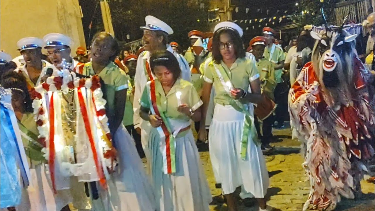 Bandeira Raíz Nova de Cordeiro na festa de arremate da Bandeira Estrela da Luz do Dia 13/04/24