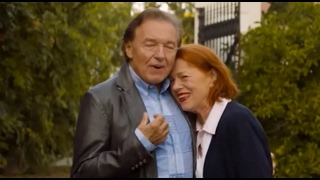 Karel Gott, Iva Janzurová & Charlotte Ella Gottová in Decibely lásky (2016) - To stárnutí zrádné