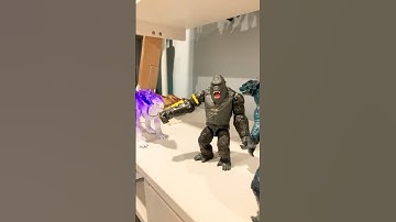 THAT’S A WOMEN #funny #memes #godzilla #subscribe #godzillaactionfigures #monsterverse @bzi11a