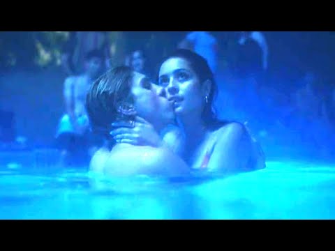 Euphoria 1x01 / Kissing Scenes - Maddy Perez Hot Liplock Smooching ( Alexa Demie French Kiss )