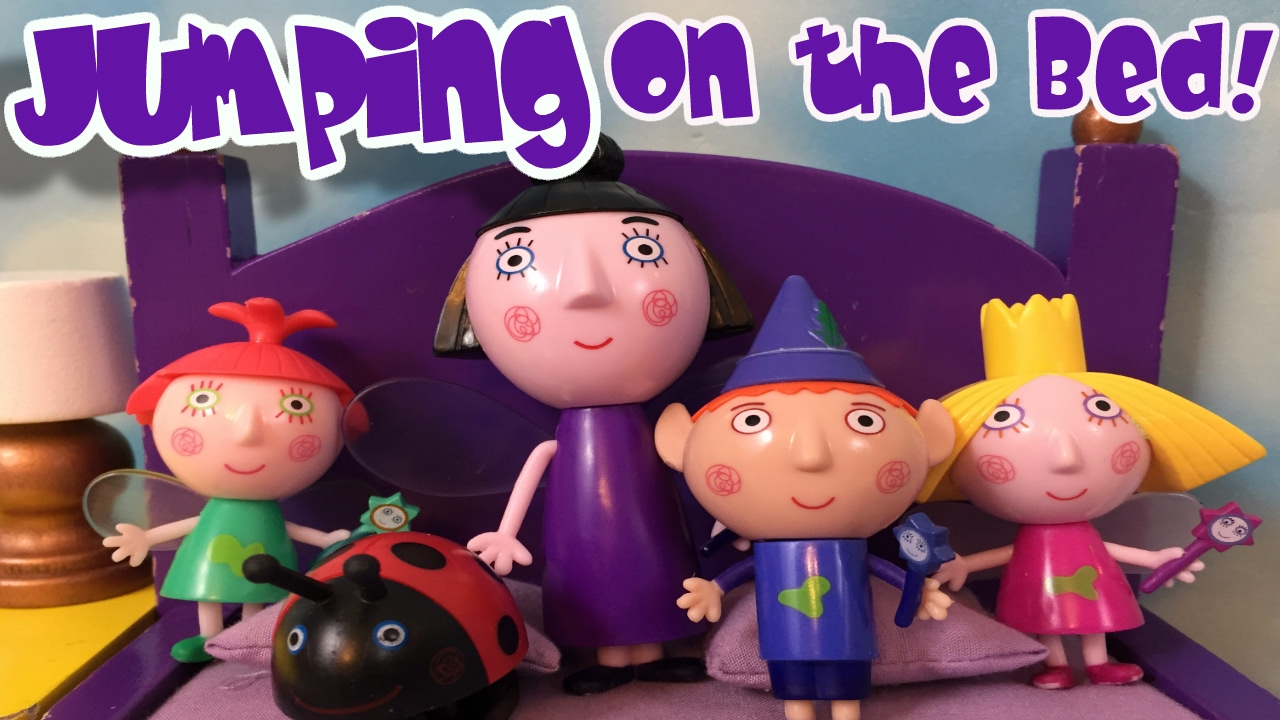 BEN AND HOLLY Little Kingdom JUMPING ON THE BED! Nursery Rhymes!😀😀 dollmaker games