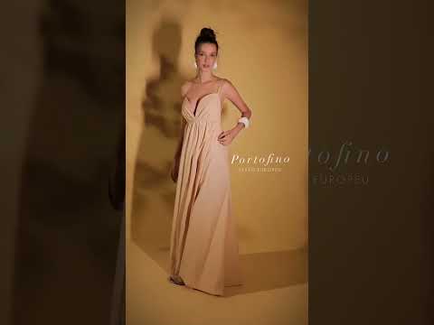 Vestido longo em tricoline com decote profundo e alças finas