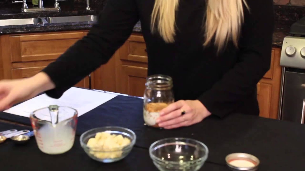 How to Make Oatmeal in a Cup in a Dorm With No Microwave Healthy