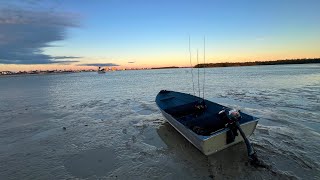 Stuck in low tide 🚤🙆🏻‍♂️.  Marea baja
