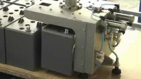 PARO palletising robot for batteries