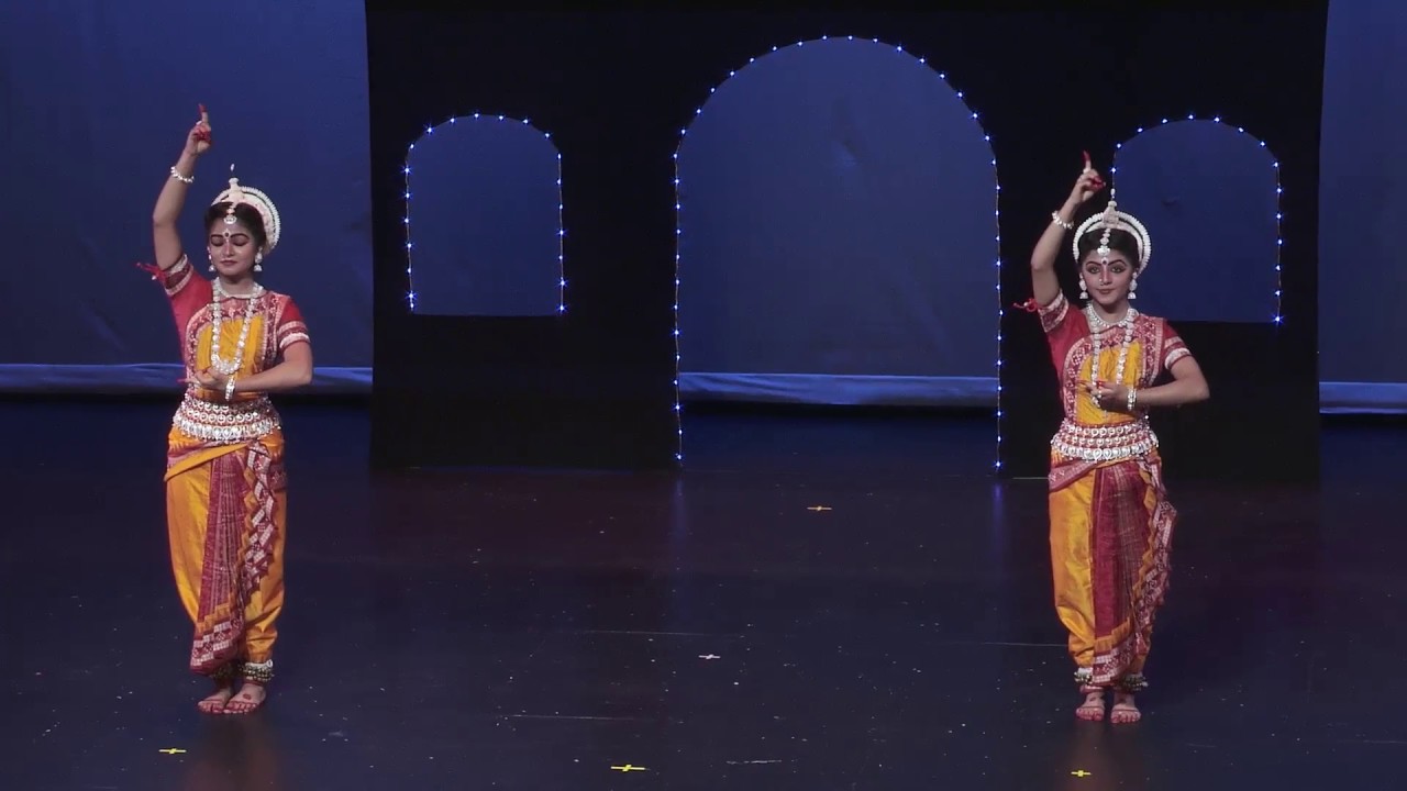 Shantakaram Mangalacharan: Divya and Diksha Rangapravesh