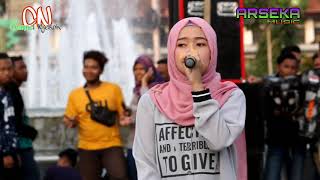 LILY ALAN WALKER COVER LEVY BERLIAN/ ARSEKA LIVE ALUN ALUN SRAGEN