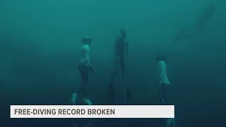 French diver beats free-diving record screenshot 5