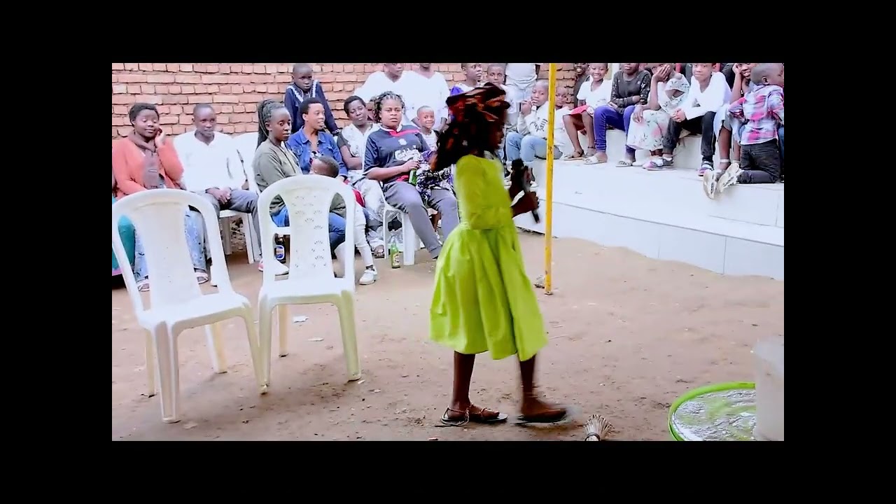 KURIKIRA UKO ABANA BAKINA UMUGANI W'UMWANA WIKIRARA