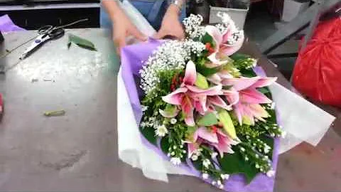 Florist Singapore  How to make Lily Hand Bouquet  ...