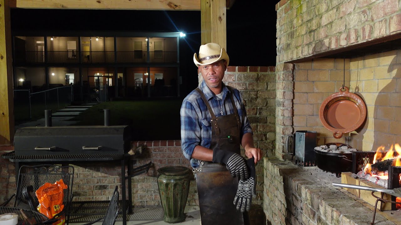 Приготовление пищи в чугунном котелке XVII века