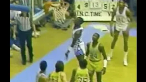Michael Jordan v Jerry Reynolds [29p each: dunk fe...