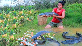 Adventure in forest - Girl Catch big Catfish and egg in water - Fried fish for dog Eating delicious