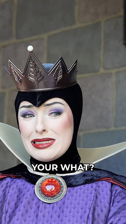 Viral Evil Queen Savage Comeback: Bestie? Surprise you have one! #evilqueen #disneyland #snowwhite