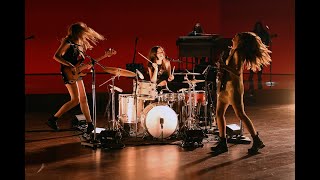 Watch Haim Rock Out to 'The Steps' at the 2021 Grammy Awards