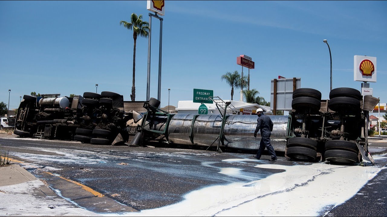 Overturned truck spills milk on Merced County roadway - YouTube