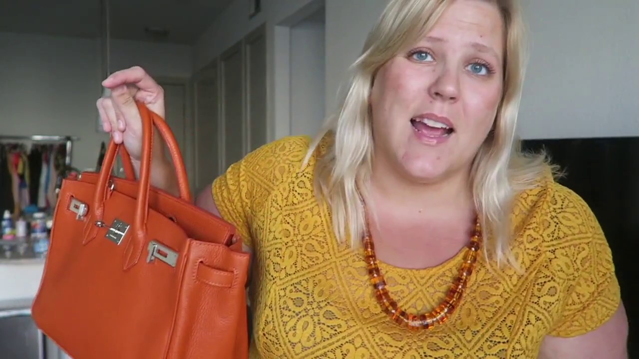 What's In My Bag- From A Realist