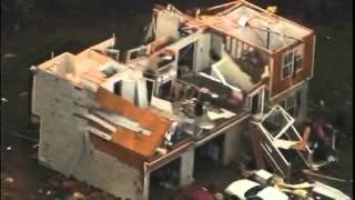 Deadly US tornadoes cut path of destruction