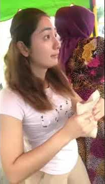 PENJUAL NASI YANG CANTIK