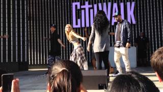 Miniatura del video "Pia Mia - Hold On We're Going Home (LIVE SoundCheck) / CityWalk LA (2014)"