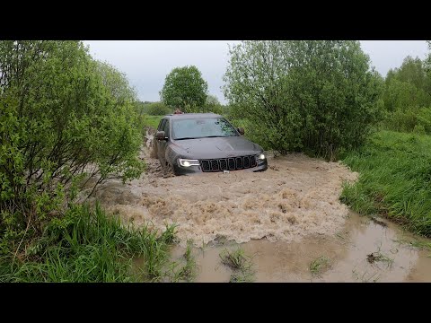 Видео: Чуть не утопили Jeep Grand Cherokee TrailHawk и Toyota LC 200! Очень мокрый OFF-ROAD!!!
