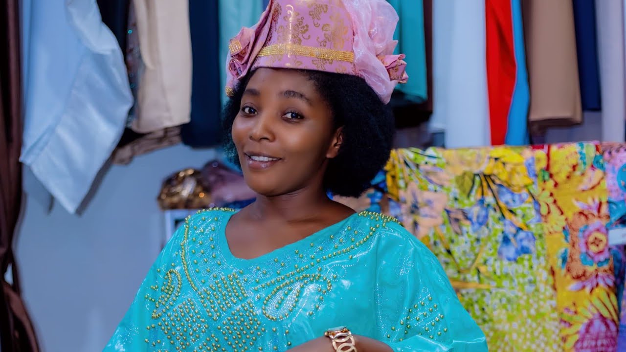 Ev Esther  atubwiye uburyo lmana yahabaye nimumpere lmana icyubahiro