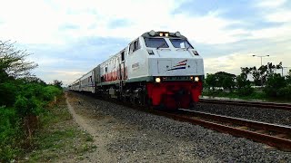 Video Merdu Sekali Suara Klakson Lokomotif Kereta Api di Indonesia (Bagian 1) download MP3, 3GP, MP4, WEBM, AVI, FLV April 2018 Video Merdu Sekali Suara Klakson Lokomotif Kereta Api di Indonesia (Bagian 1) download MP3, 3GP, MP4, WEBM, AVI, FLV April 2018