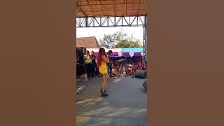 Mantap Goyangan Uut Selly Hingga Kemben Melorot