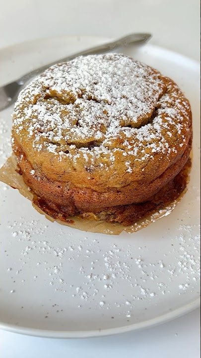 With ONE Banana left over and 5 Minutes to spare, make my single-serve cake! 🤯 #shortscooking