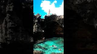 Jump cliff in lagoon, Lughughi - Solomon Islands ??