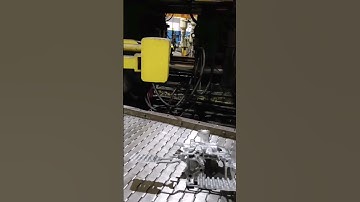 Fast! Complicated Auto parts, once diecast process can produce!#diecast #diecasting #shorts