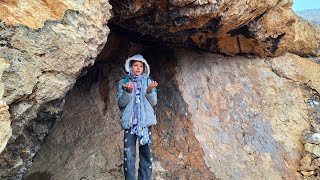 A story that will make you cry: A homeless child takes refuge in a mysterious cave