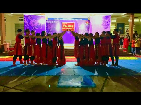 Video [THPT TÂN AN] 12B5 | GIẢI NHẤT MÚA CON RỒNG CHÁU TIÊN... - youtube