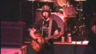 Video thumbnail of "Elliott Smith - Independence Day with silly dancers on stage"