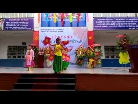 Hát múa : Đêm nghe hát đò đưa nhớ Bác
