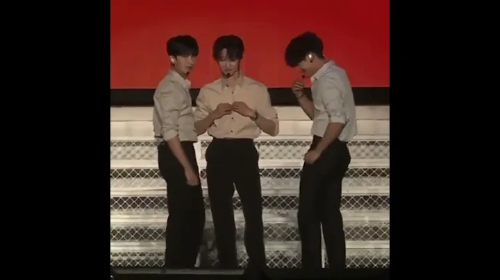 OMG Mingyu and DK open Eisa Shirt (CARATLAND 2022 DAY 3) #shorts #caratland2022 #seventeen