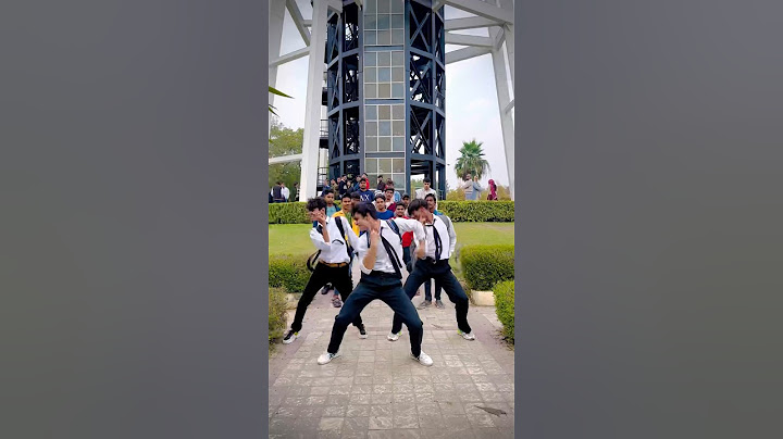 Meri Saas Ke Teen Bete || New Trend #shorts #ytshorts #haryanvi #dance #danceinpublic #anshkukreja